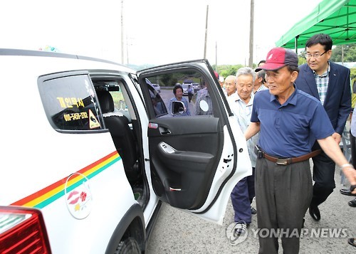 100원만 내면 읍내 가요…전국 오지마을에 희망택시 씽씽