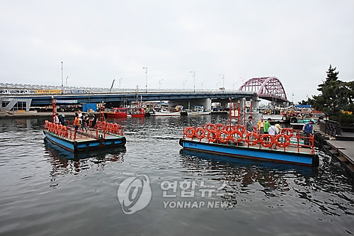 속초시, 아바이마을 명물 갯배 새로 만든다