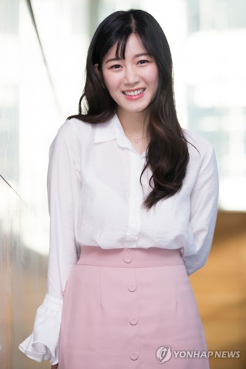 밝은 미소 이다인