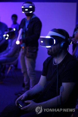 소니 플레이스테이션 VR, 오락실·테마파크로 확대