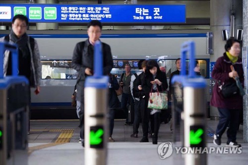 서울역 환승통로, 이용객 10만 돌파