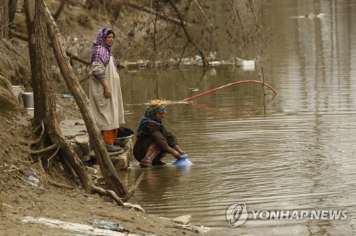 WHO 전 세계 20억명 오염된 물 마셔…시설투자 부족
