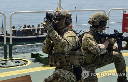 파병 앞둔 청해부대 24진 해적 진압 훈련
