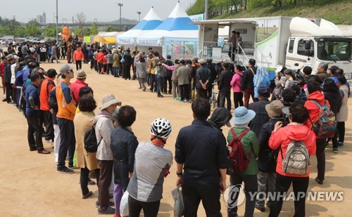 한우 숯불구이 축제 장사진
