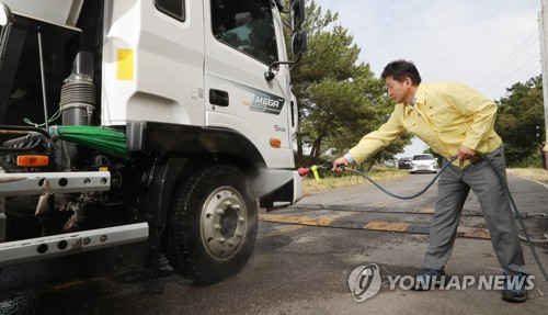 거점소독 점검 나선 원희룡 제주지사