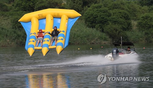 북한강서 블롭점프하던 50대 숨져…업주 과실 수사