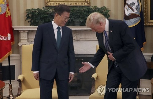 이와중에 트럼프가 싸늘했다고 프레임 짜는 종편 | 인스티즈