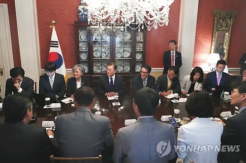 문재인 대통령과 특파원들의 1문1답 (질문 수준 ㅋㅋㅋㅋ) | 인스티즈