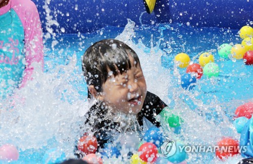 [카메라뉴스] 물놀이가 최고예요
