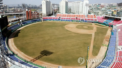 타이거즈의 전설 광주 무등야구장 리모델링 제동