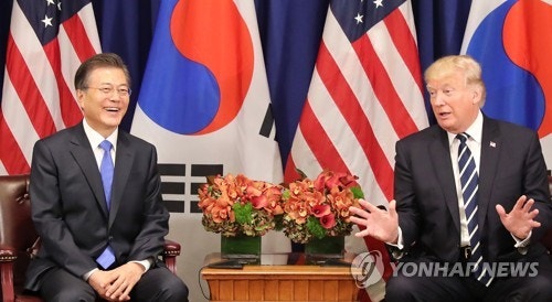 문 대통령이 트럼프 아베 사이에서 왕따라는 프레임짜기 시작하는 언론 | 인스티즈