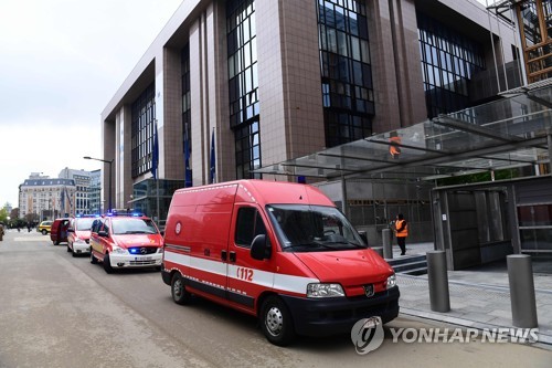 EU정상회의 개최장소 긴급 변경…당초 예정 빌딩서 또 독성 연기