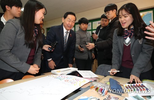 고교학점제 우수학교 방문한 김상곤 부총리