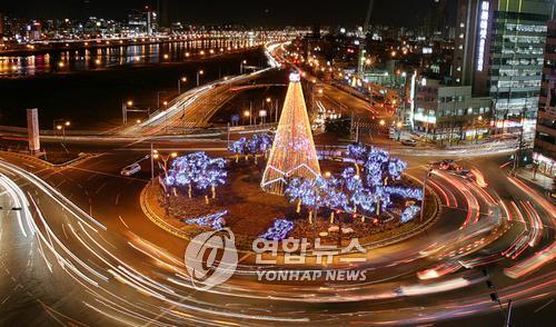 [울산소식] 태화로터리에 송구영신 조명 트리 설치