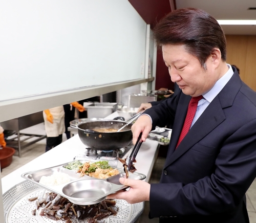 지진피해 포항 돕기…대구시청 구내식당 반찬은 포항특산물