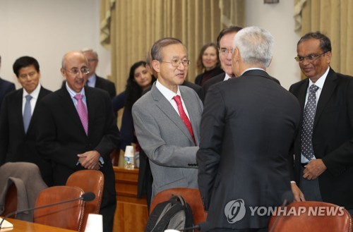 랜드연구소 대표단 만나는 임성남 차관