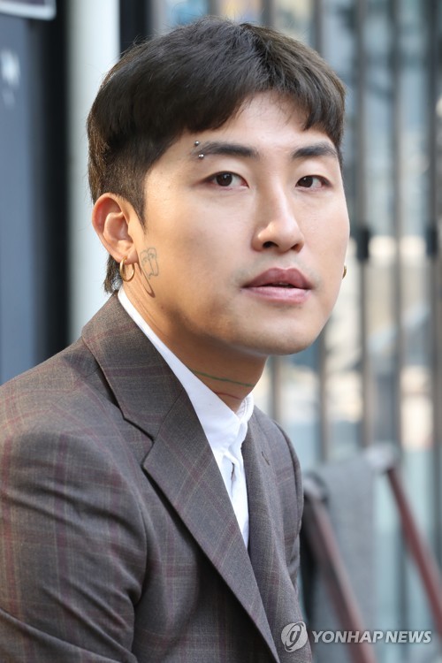 역주행의 아이콘 싱어송라이터 문문