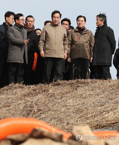 비상급수 현장 방문한 이낙연 총리