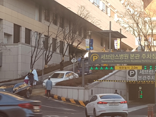 신촌세브란스병원 본관 화재…인명피해 없어…환자 긴급대피(2보)