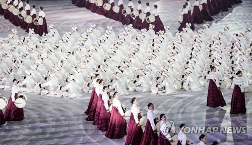 [올림픽] 평화를 찾아간 판타지 쇼…미디어아트·K팝의 향연