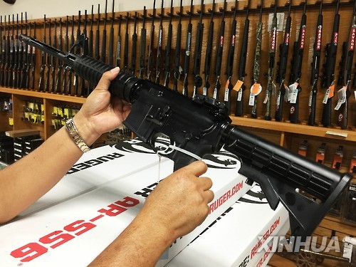 미국 총기참사 단골 등장 소총 AR-15…모방심리로 이용