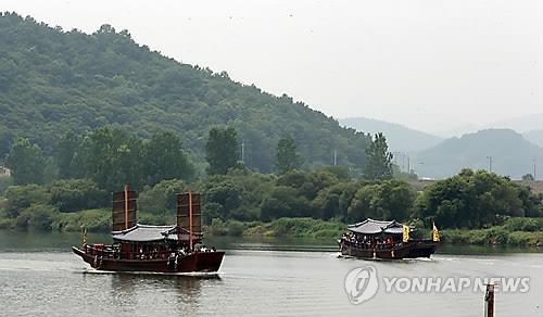 부여 백마강 황포돛배 운항 노선 확대…신형 유람선도 투입