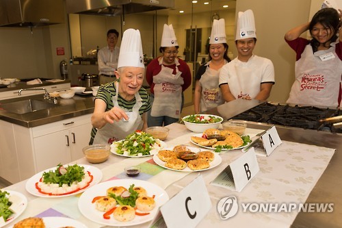 [이희용의 글로벌시대] 윤식당이 한식 세계화에 던지는 메시지
