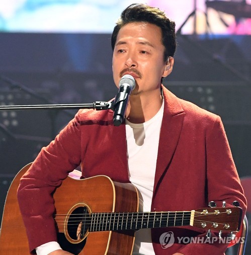 남북 합동공연, 울먹이는 강산에