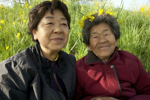 [사람들] 어머니를 닮은 어머니 어버이날 동백훈장 받는 모정숙씨