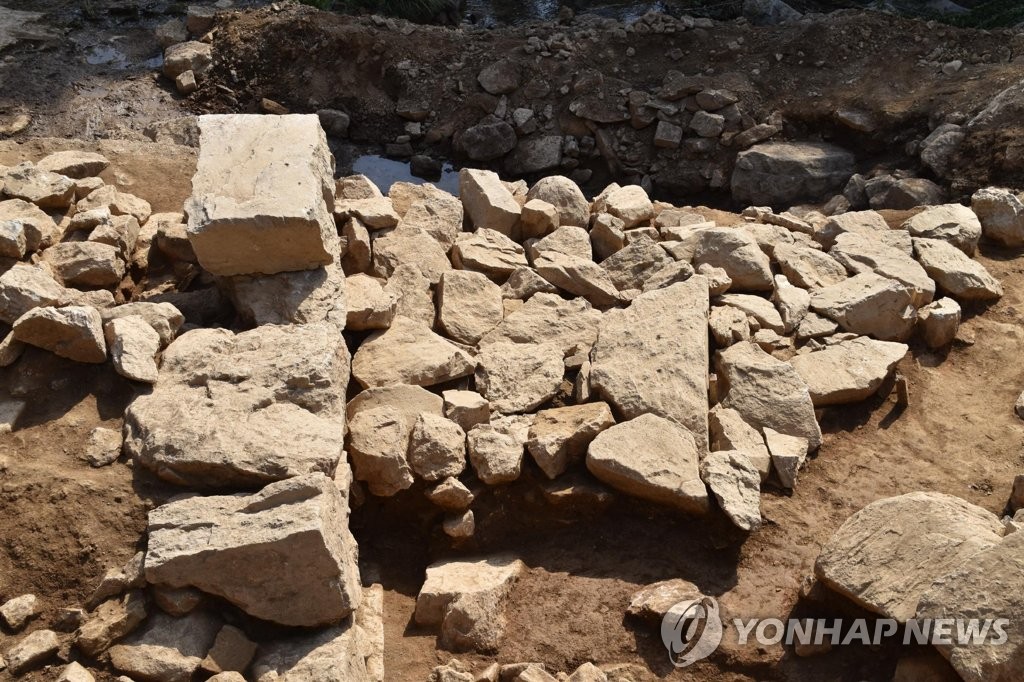 부안 우금산성 남문터 박석시설
