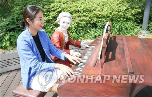 클래식 들으며 걸어볼까…양재역에 모차르트 산책길
