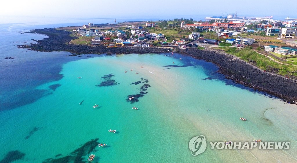 하늘에서 본 제주 애월 한담 해변