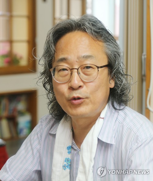 [사람들] 도움 필요한 이웃 제주 체류 예멘인 돕는 김상훈씨