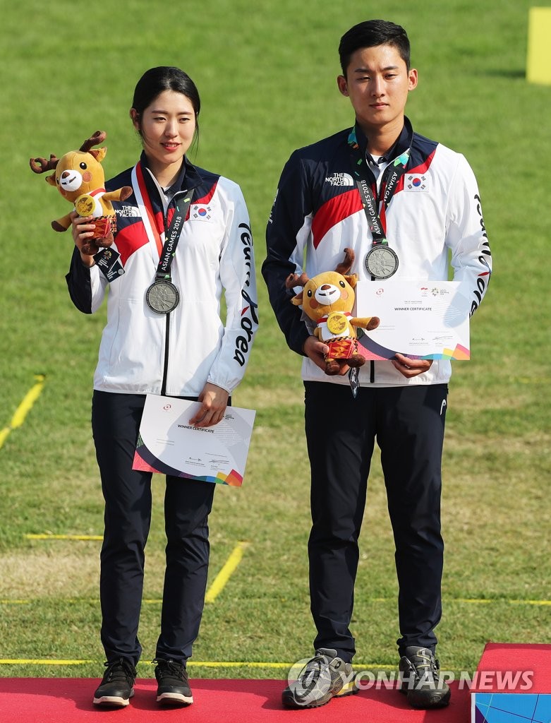은메달 목에건 소채원과 김종호