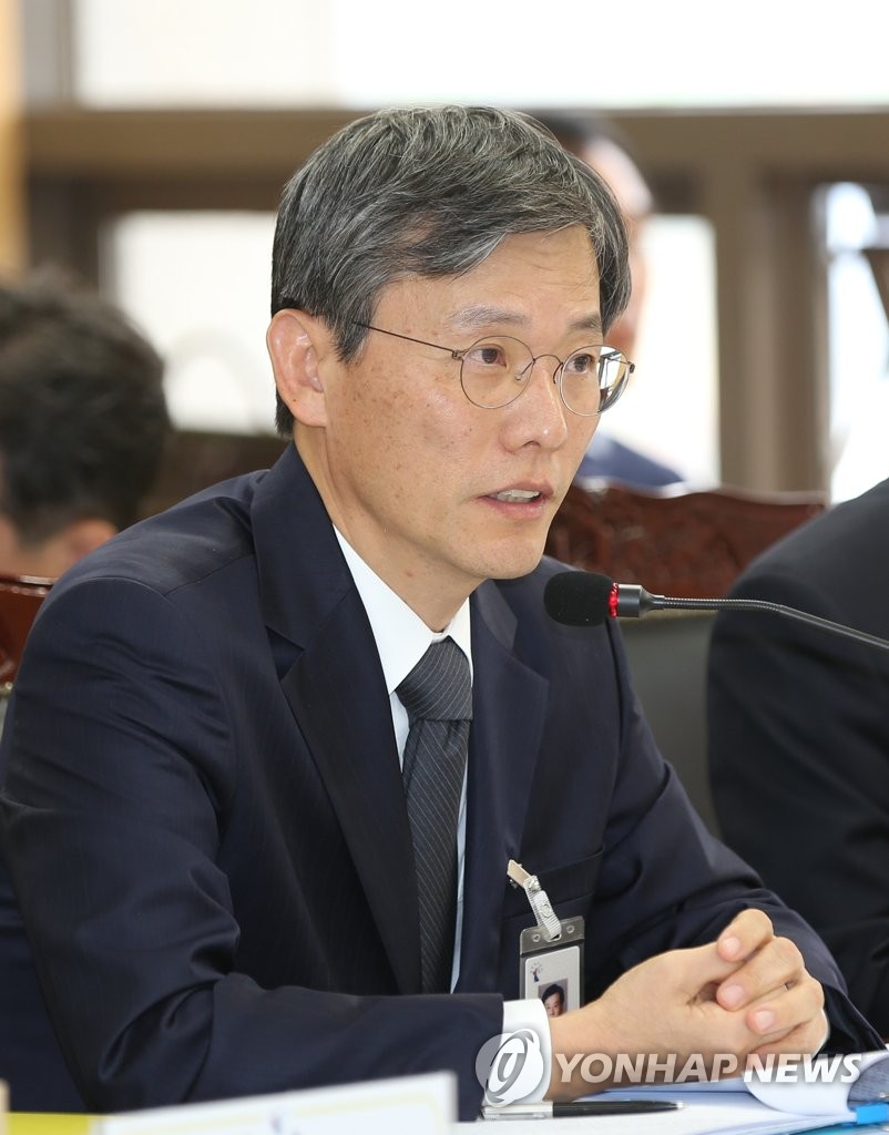 답변하는 한승 전주지법원장