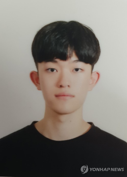 손수레 할머니 돕던 故 김선웅 군, 동백나무로 우리 곁에