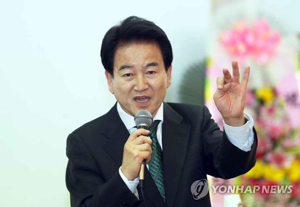연설하는 정동영 대표