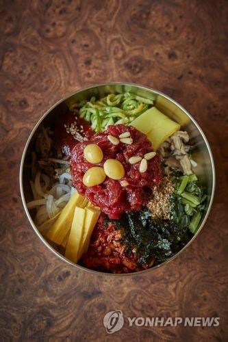 지나친 상업화 전주 한옥마을의 위기…정체성 복원 시급
