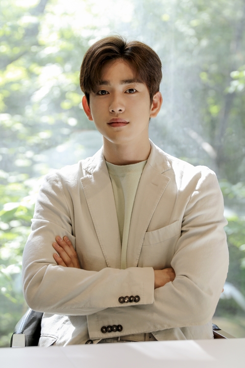 갓세븐 진영 연기하니 노래도 늘어…상호작용 하나봐요