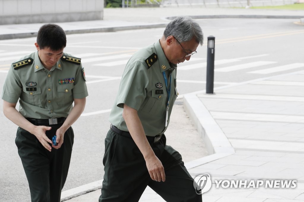 합참 들어서는 두농이 중국 국방무관
