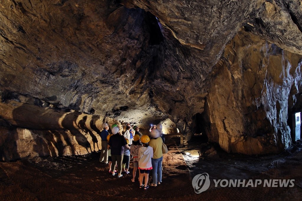 시원한 광천선굴에서 여름나기