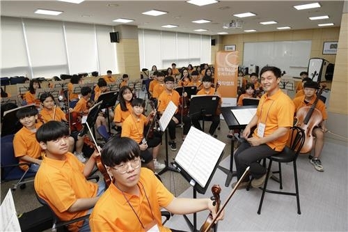 멘토로 돌아온 단원…한화, 청소년 오케스트라 캠프 개최