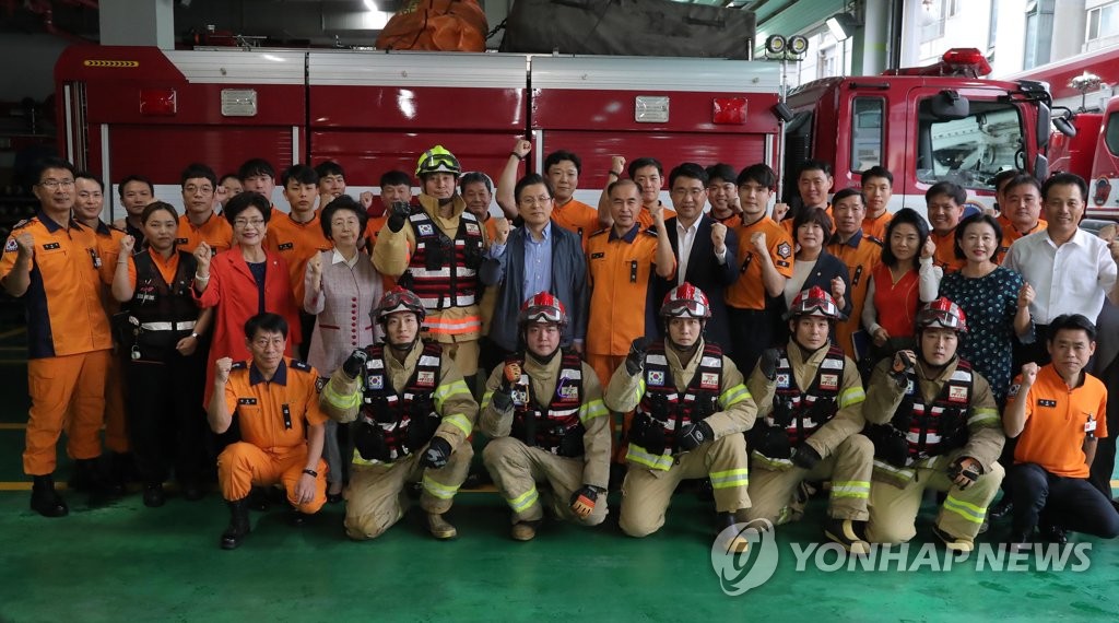 황교안, 관악소방서 방문