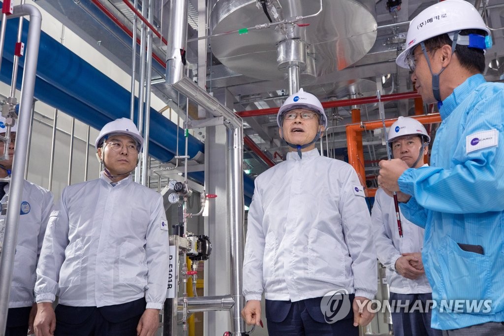 메카로 연구소 방문한 최기영 과기부 장관