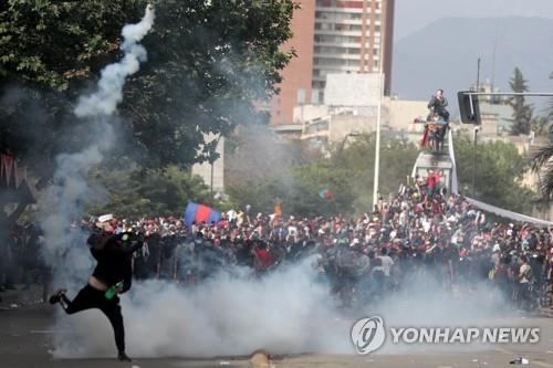 유엔 사무총장, 지구촌 시위에 목소리 경청해야