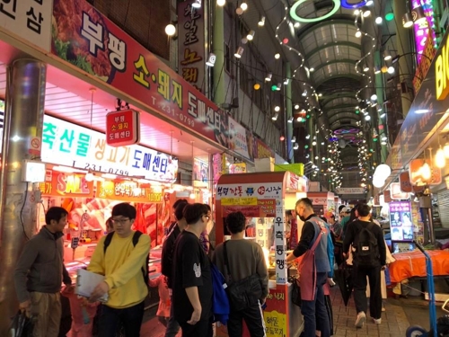 [통통 지역경제] 부산 부평깡통야시장 개점 6년…상생 모델 우뚝