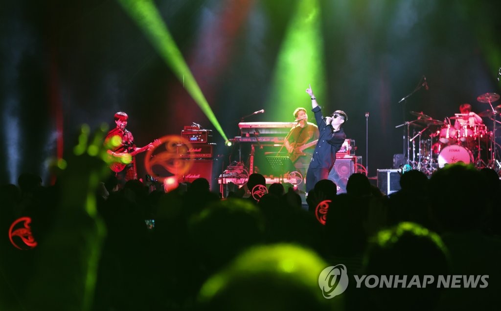 노들섬 라이브하우스서 열린 신해철 5주기 콘서트 시월