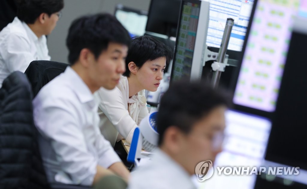 긴장감 흐르는 딜링룸