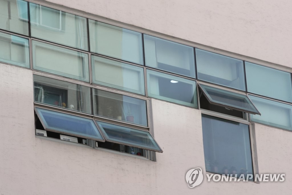 코로나19 확진자로 폐쇄된 성세병원