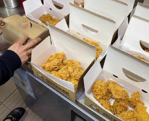 지친 의료진에 치킨을…전북대병원 인근 치킨점들 응원 잇따라